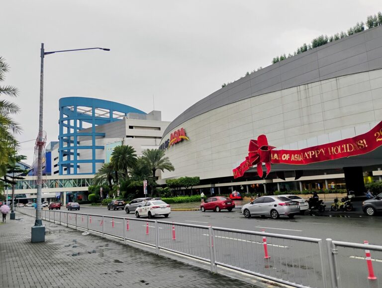 Filipino shopping malls